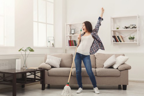 A Week By Week Guide to Spring Cleaning Your Home